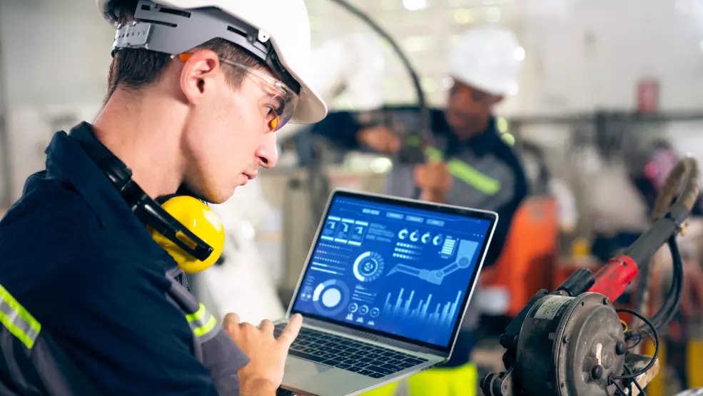 Predictive Maintenance In Manufacturing: How Field Service Management Comes Into Play